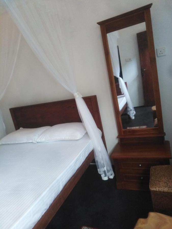 Loku Mirissa Hotel Exterior photo