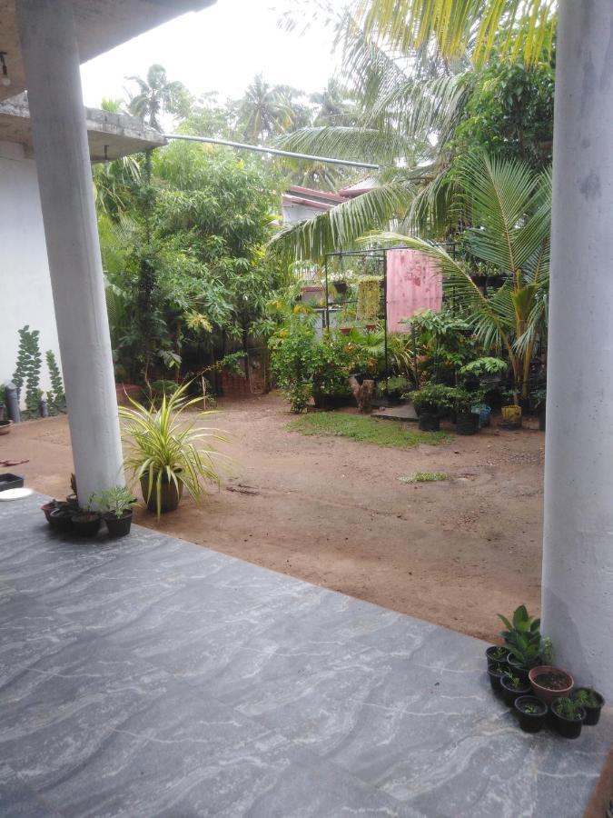 Loku Mirissa Hotel Exterior photo
